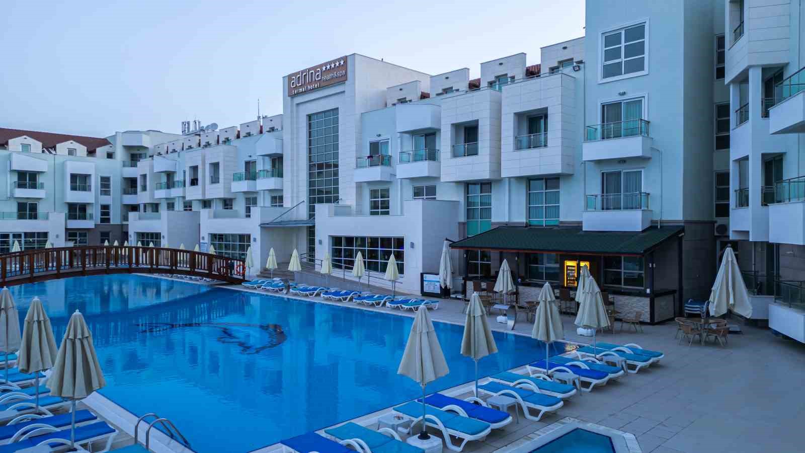 Başkan Ertaş "Otellerimizde ciddi bir doluluk var"
Başkan Ertaş "Otellerimizde ciddi bir doluluk var"