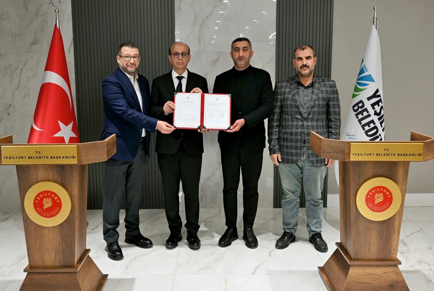 Başkan Geçit, "6’ncı taziye evimizi Topsöğüt’te hizmete sunacağız"
Başkan Geçit, "6’ncı taziye evimizi Topsöğüt’te hizmete sunacağız"