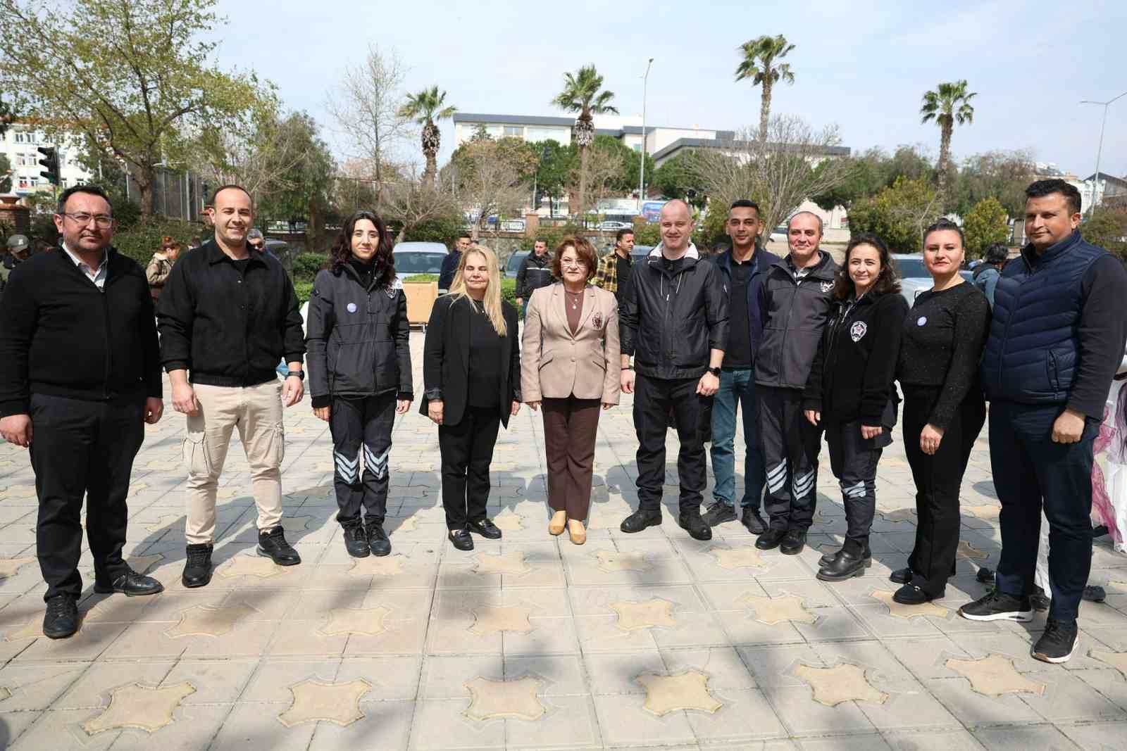 Başkan Gençay, belediye personeliyle bayramlaştı
