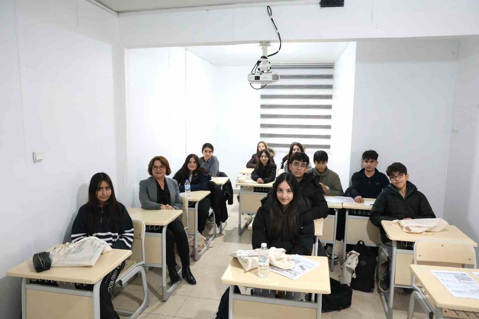 Başkan Gençay: "Onların hayallerine ulaşmaları için tüm imkanlarımızla destek olacağız"
