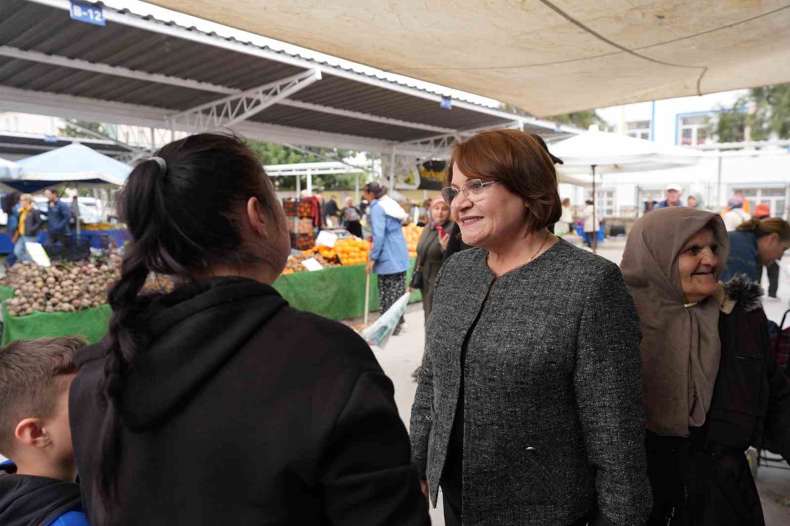 Başkan Gençay pazar esnafı ile bayram öncesi bir araya geldi
