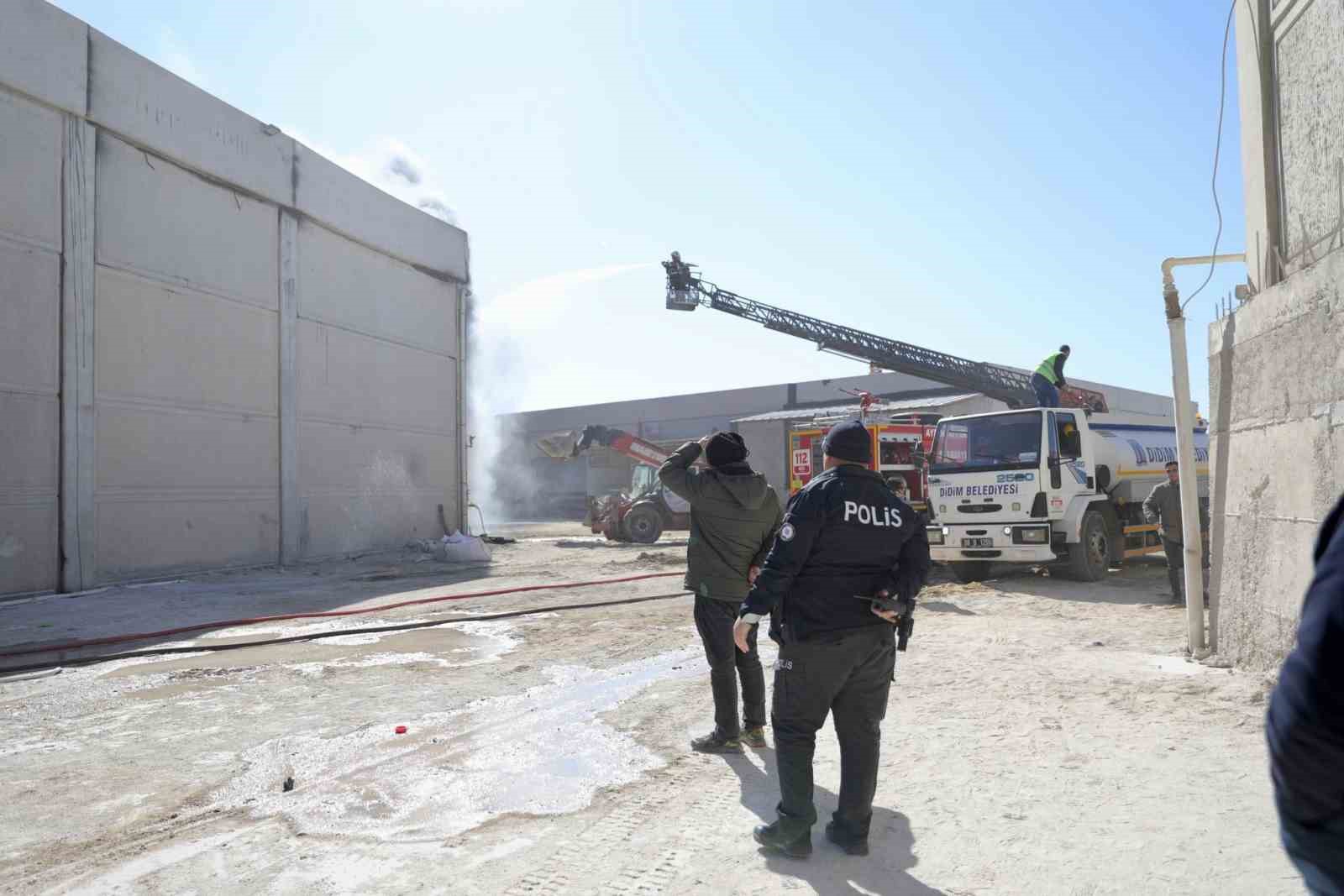 Başkan Gençay, yangın sürevini sahada takip etti
