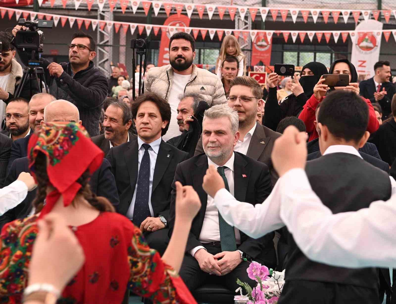 Başkan Görgel: "Yöresel lezzetlerimize sahip çıkarak geleceğe aktaracağız"
Başkan Görgel: "Yöresel lezzetlerimize sahip çıkarak geleceğe aktaracağız"