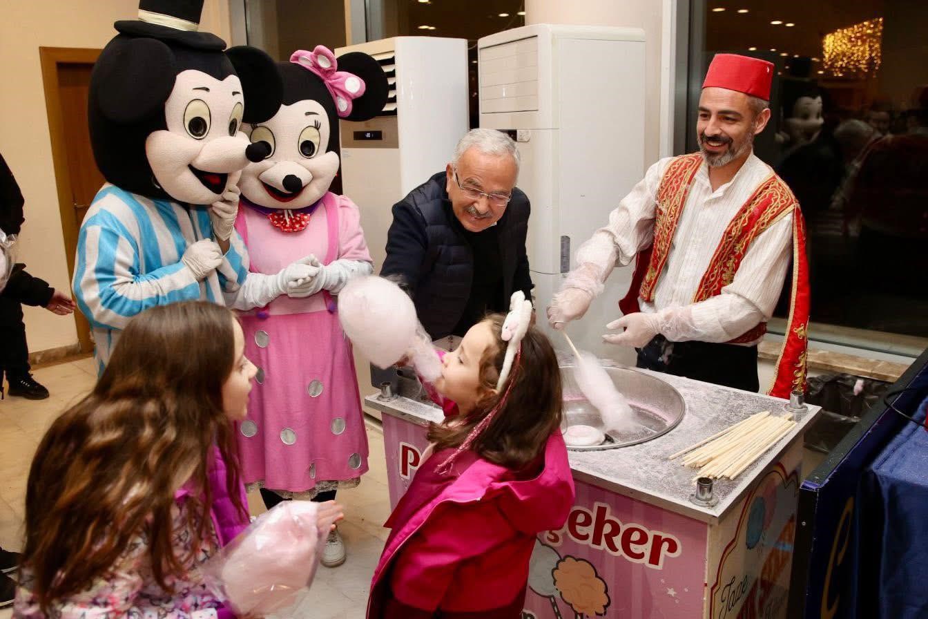 Başkan Güler: "Çocuklarımızla birlikte Ramazan’ı en güzel şekilde yaşıyoruz"
Başkan Güler: "Çocuklarımızla birlikte Ramazan’ı en güzel şekilde yaşıyoruz"