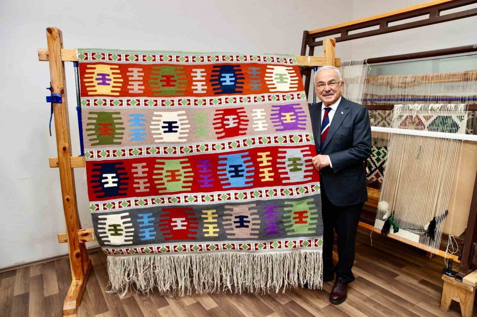 Başkan Güler: "ORMEK’lerimiz hem meslek öğretiyor, hem de sanatın gelişmesini sağlıyor"
Başkan Güler: "ORMEK’lerimiz hem meslek öğretiyor, hem de sanatın gelişmesini sağlıyor"