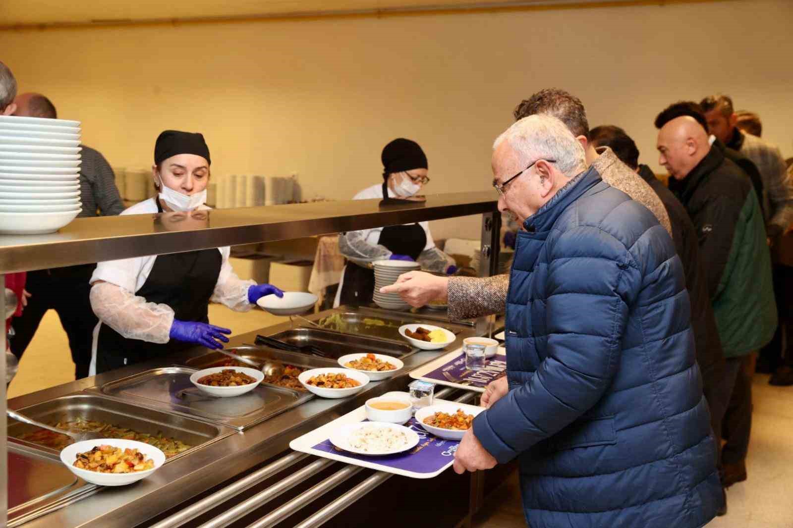 Başkan Güler, üniversite öğrencileriyle iftar sofrasında
