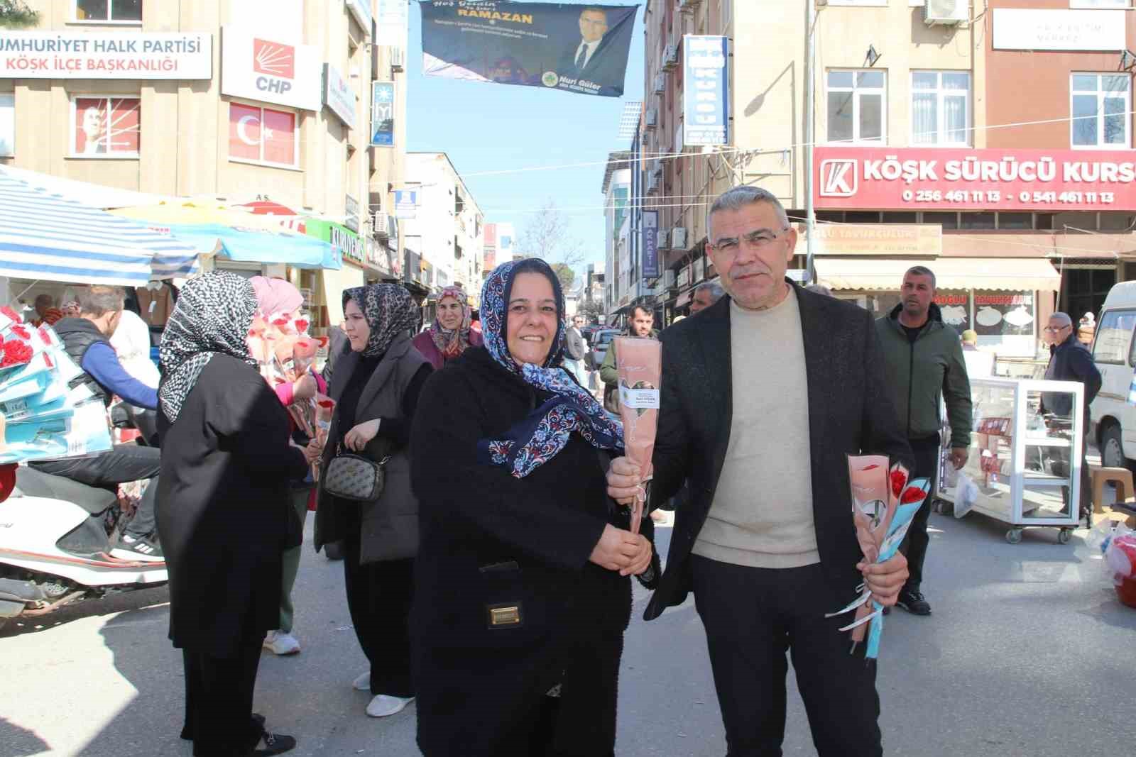 Başkan Güler’den kadınlara çiçekli jest
