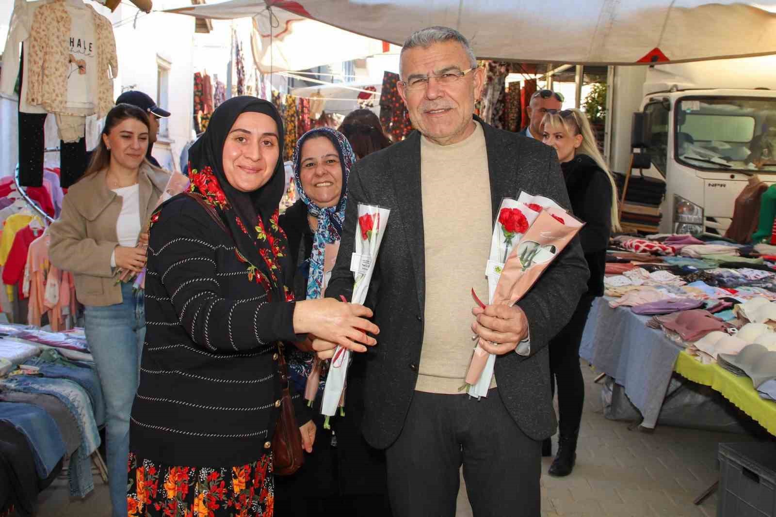 Başkan Güler’den kadınlara çiçekli jest
