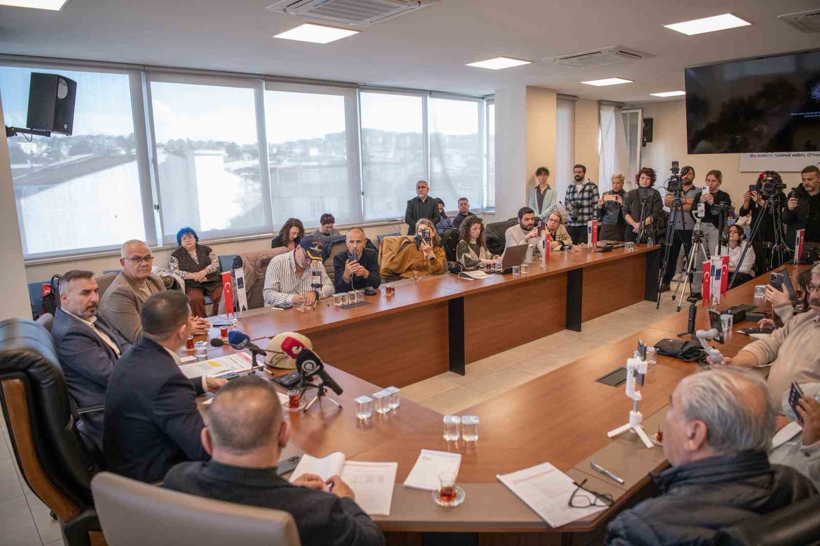 Başkan Günel: "Bu binaya zorla gelmedik"
