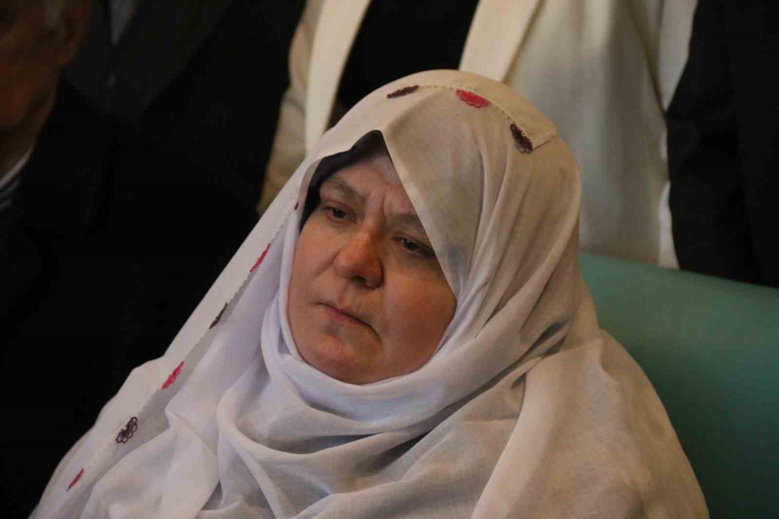 Başkan Güneş’i ziyaret eden İYİ Parti Genel Başkanı Dervişoğlu: "Paylaşımlar ve ifadeler toplumsal birliğimize zarar verdiği kadar geleceğimizde de olumsuz izler bırakıyor"
