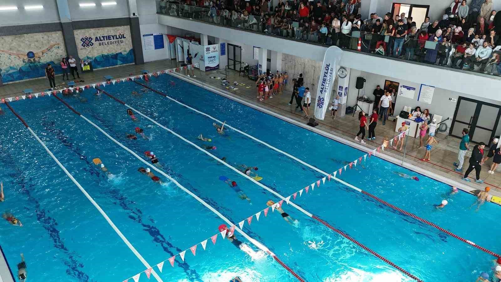 Başkan Hakan Şehirli iki yılı değerlendirdi
Başkan Hakan Şehirli iki yılı değerlendirdi