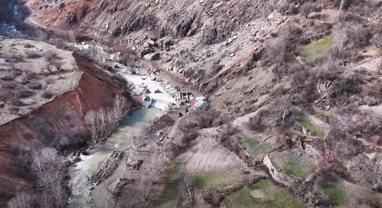 Başkan Hallaç, Haydaran su alma yapısında incelemelerde bulundu
