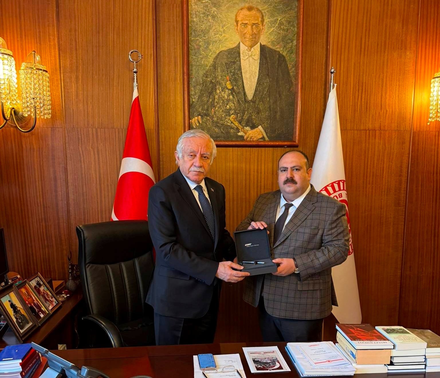 Başkan Hamamcı Ankara’da temaslarda bulundu
