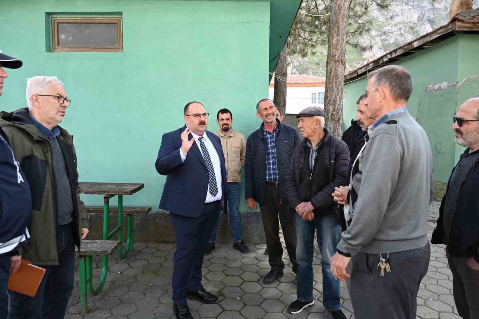 Başkan Hamamcı Yenice Mahallesi’nde incelemeler yaptı, talepleri yerinde dinledi
