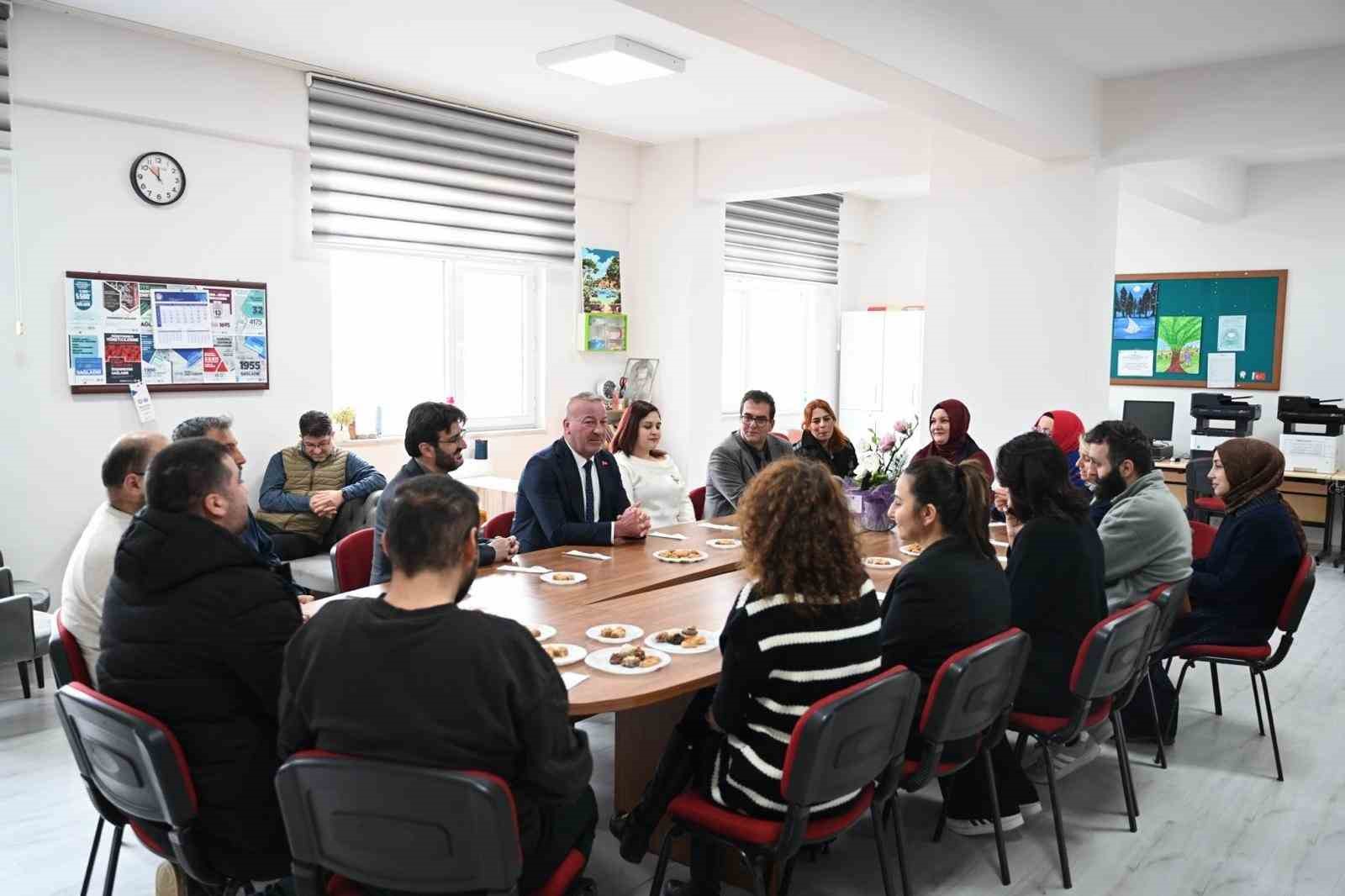 Başkan Karabatı’dan eğitime tam destek
