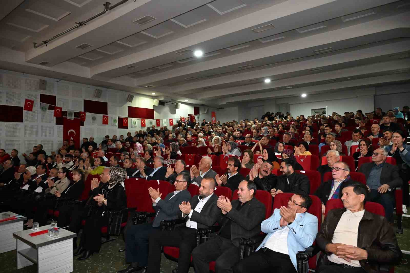 Başkan Kara’dan 2 yıllık hizmet ve yatırım sunumu
