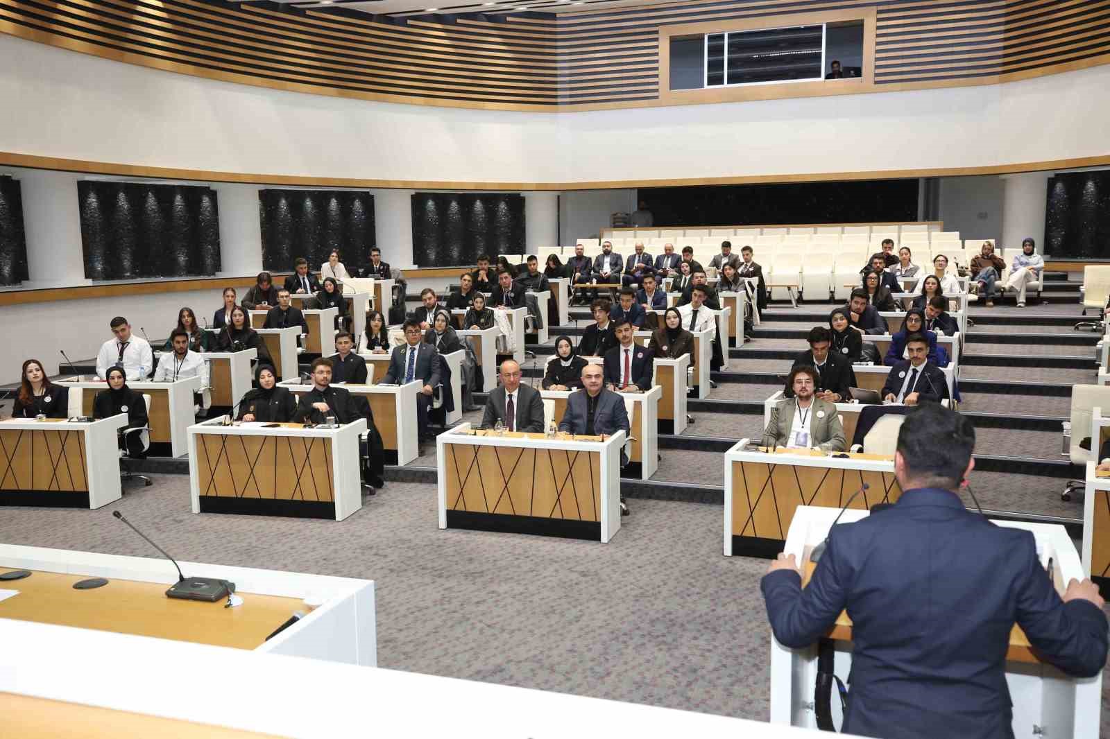 Başkan Kavuş, geleceğin siyasetçileri ve bürokratlarıyla buluştu
Başkan Kavuş, geleceğin siyasetçileri ve bürokratlarıyla buluştu