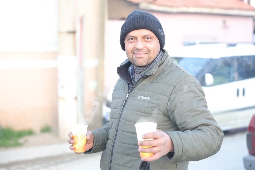 Başkan Kaya’dan Acarlar Pazarı’nda esnaf ve vatandaşlara sıcak çorba
