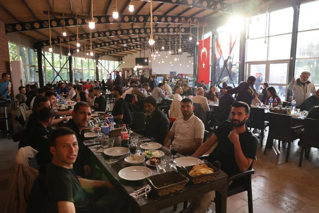 Başkan Kaya’dan namağlup şampiyonluk sonrası birlik mesajı
