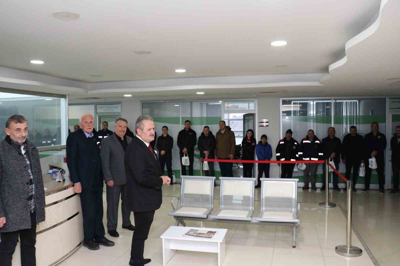 Başkan Koloğlu ilk belediye personelleri ile bayramlaştı
