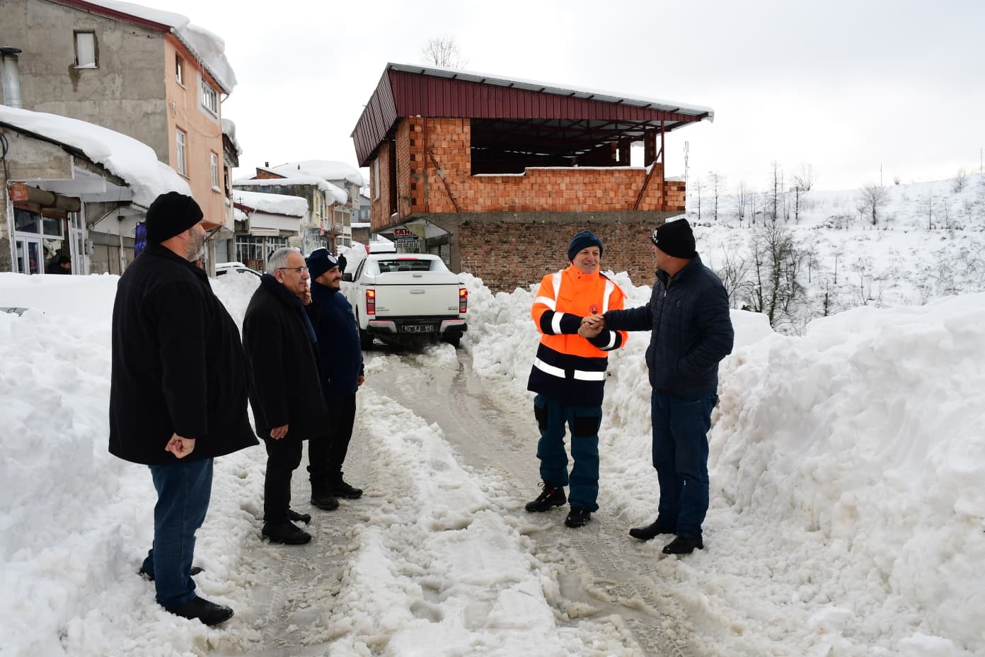 Başkan Kul: "Sadece yolları değil, gönülleri de açmaya geldik"
