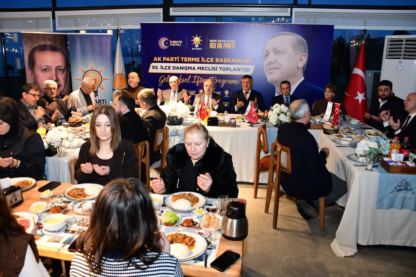 Başkan Kul: "Terme için gemileri yaktık, ya başaracağız ya başaracağız"
Başkan Kul: "Terme için gemileri yaktık, ya başaracağız ya başaracağız"
