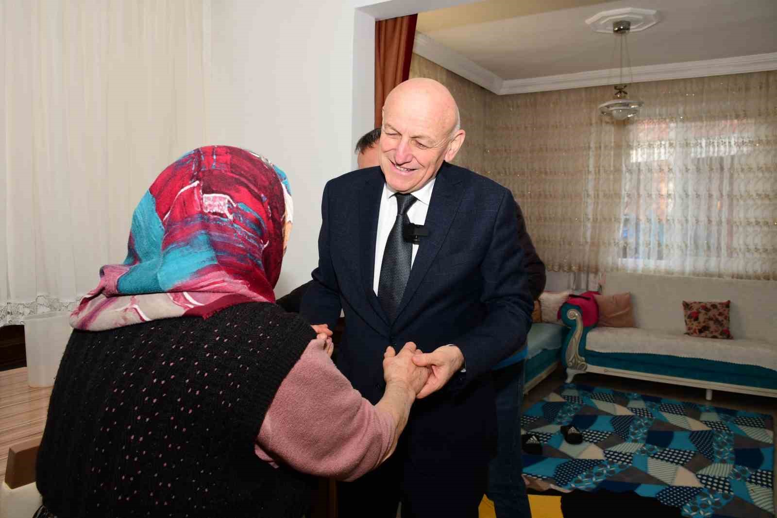 Başkan Kul: "Terme’de kimsesizlerin yanındayız"
Başkan Kul: "Terme’de kimsesizlerin yanındayız"