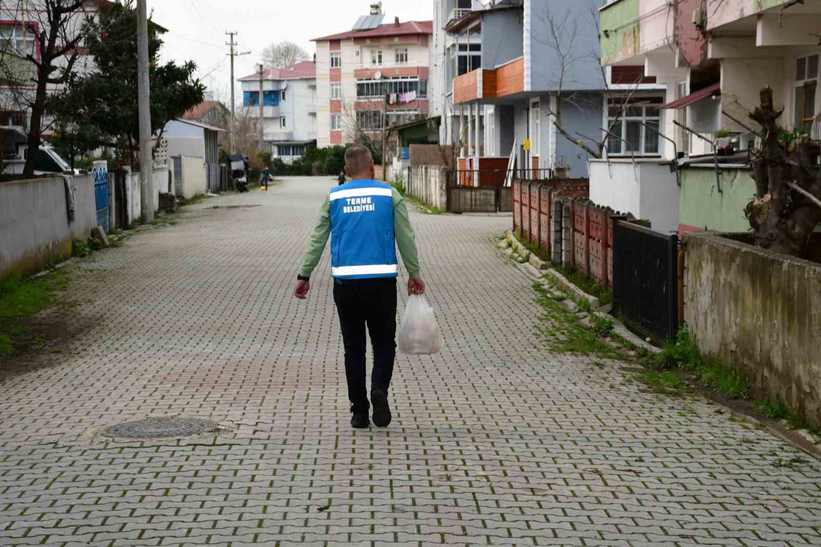 Başkan Kul: "Terme’de kimsesizlerin yanındayız"
Başkan Kul: "Terme’de kimsesizlerin yanındayız"
