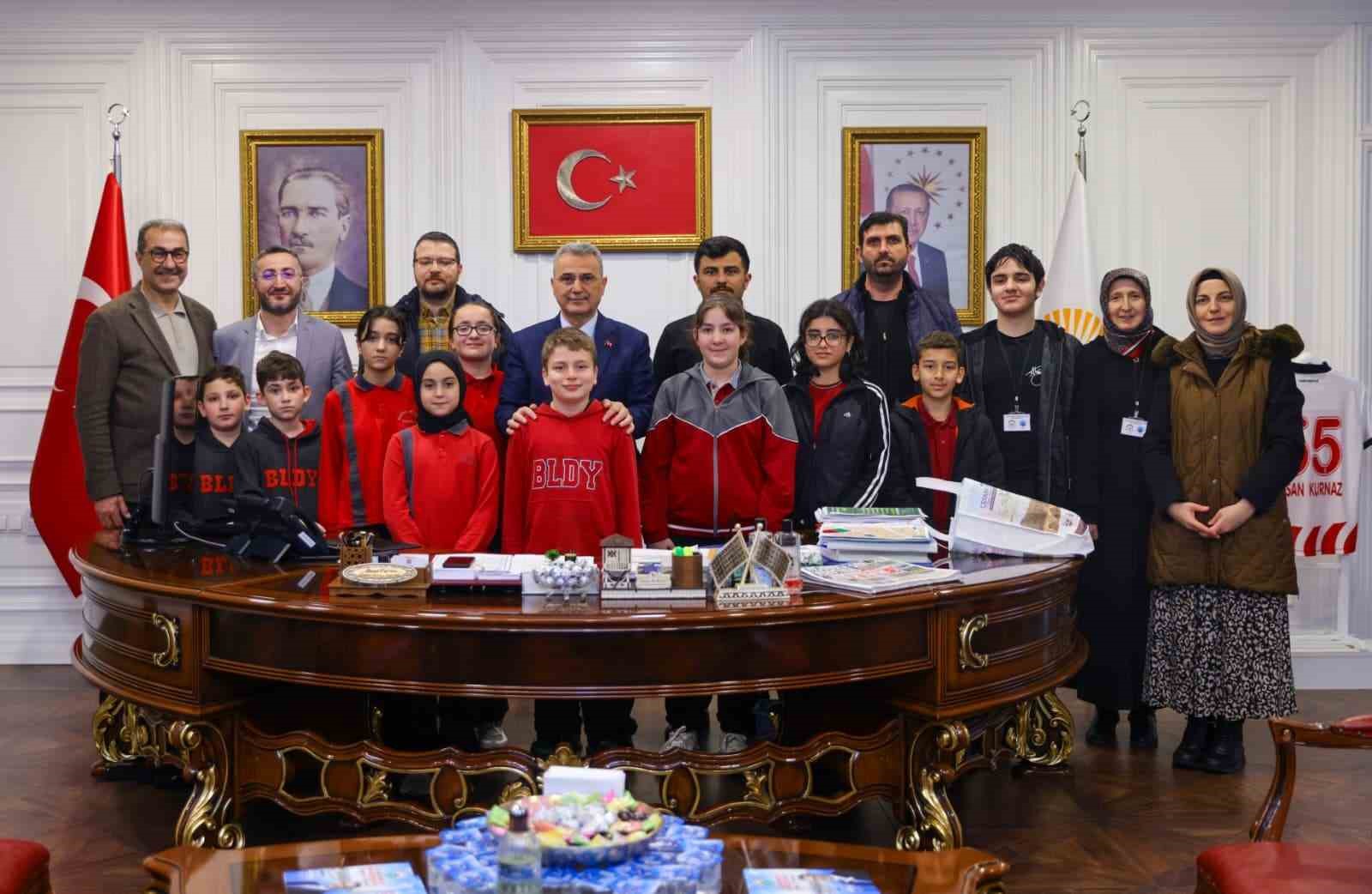 Başkan Kurnaz, Diyarbakırlı öğrencileri ağırladı
