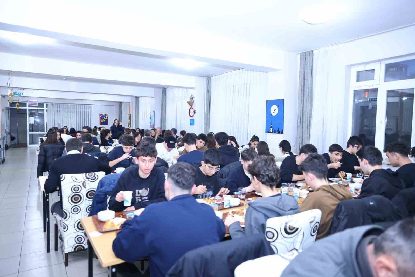 Başkan Kurnaz: "Gençler en kıymetli mirasımız"
Başkan Kurnaz: "Gençler en kıymetli mirasımız"