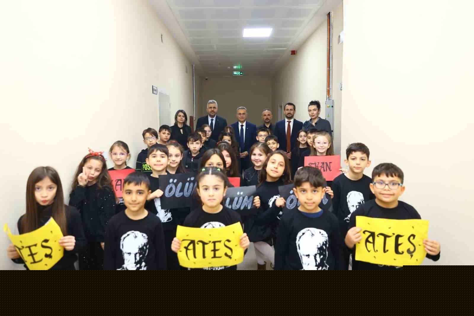 Başkan Kurnaz: "Gençler umut ve gurur veriyor"
Başkan Kurnaz: "Gençler umut ve gurur veriyor"