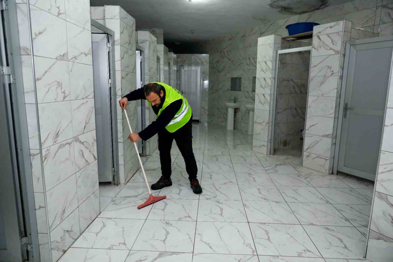 Başkan Kurnaz: "İbadethanelerimizi Ramazan ayına hazırlıyoruz"
