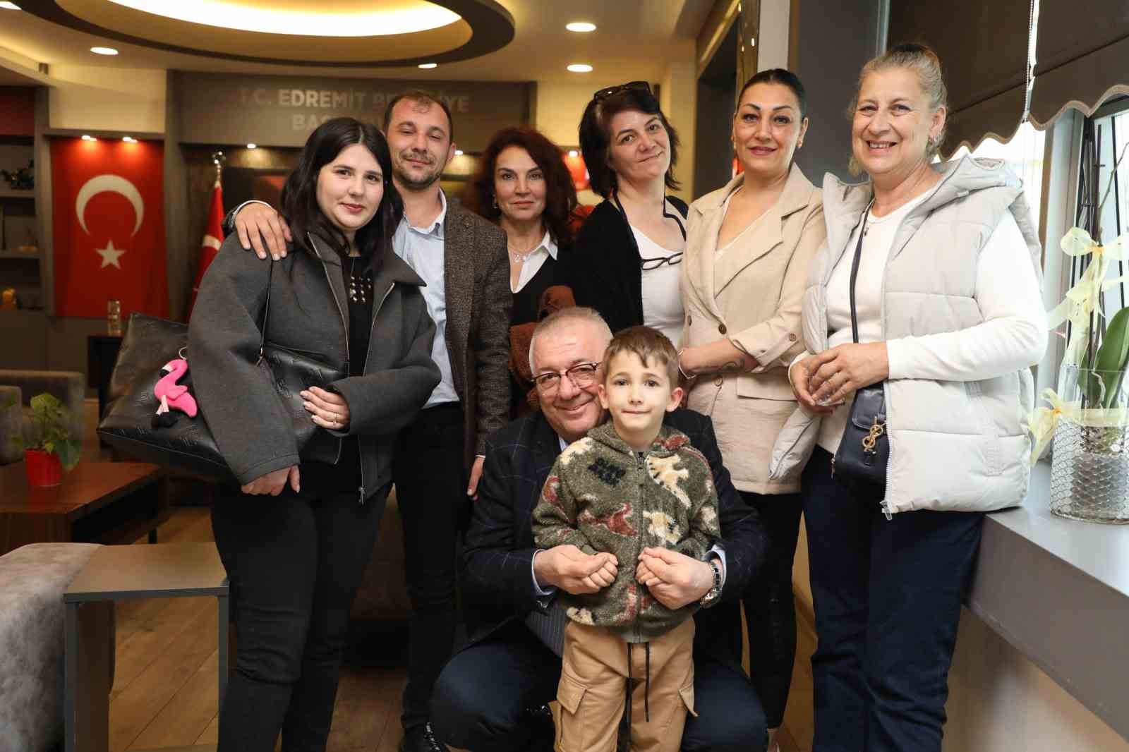 Başkan Mehmet Ertaş hayvanseverlerle bir araya geldi
