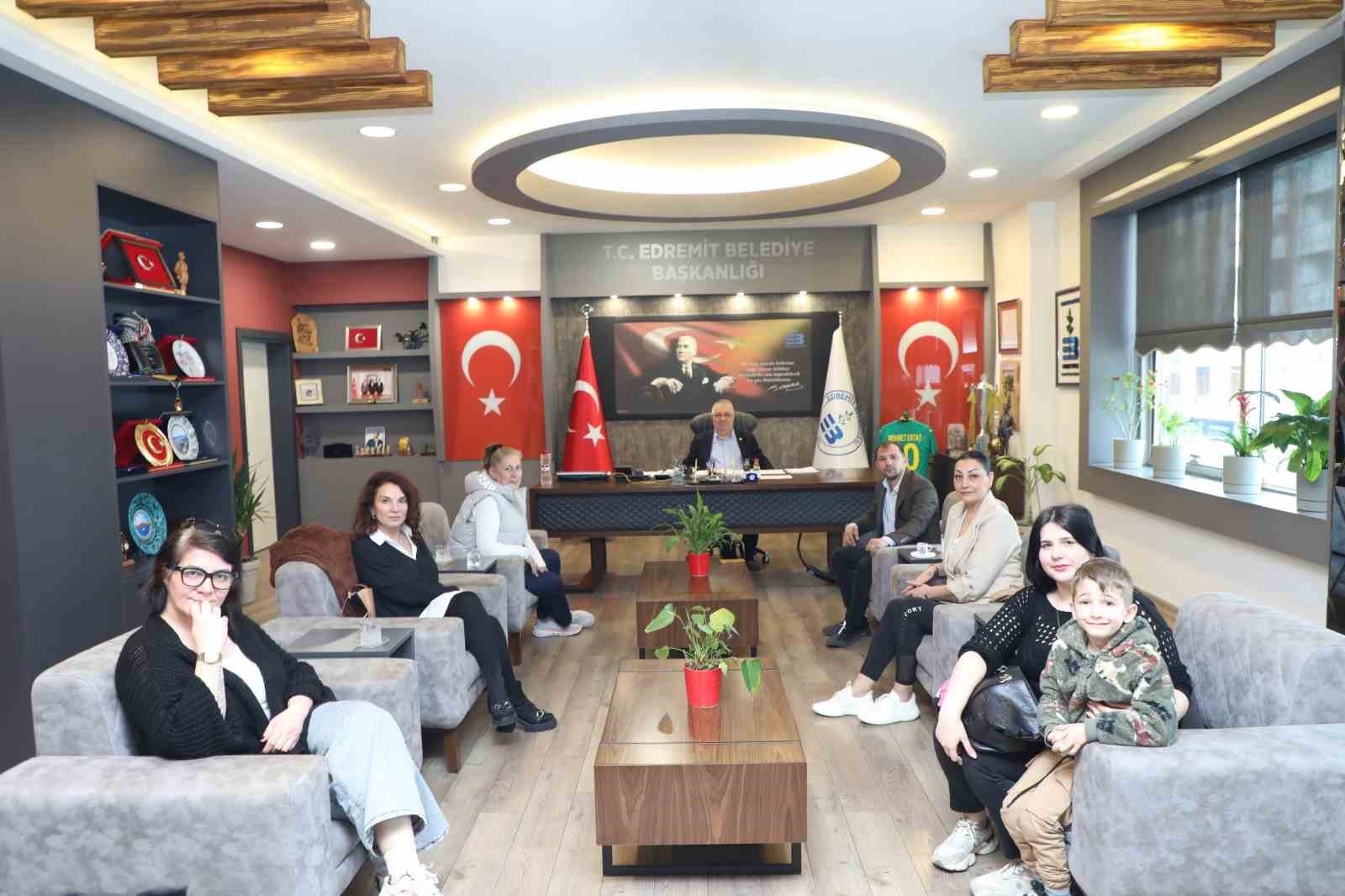 Başkan Mehmet Ertaş hayvanseverlerle bir araya geldi
