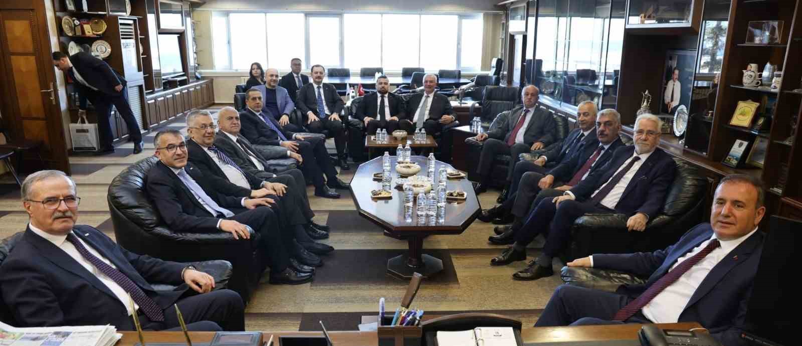 Başkan Memet Aslan OSBÜK zirvesi için Trabzon’da
