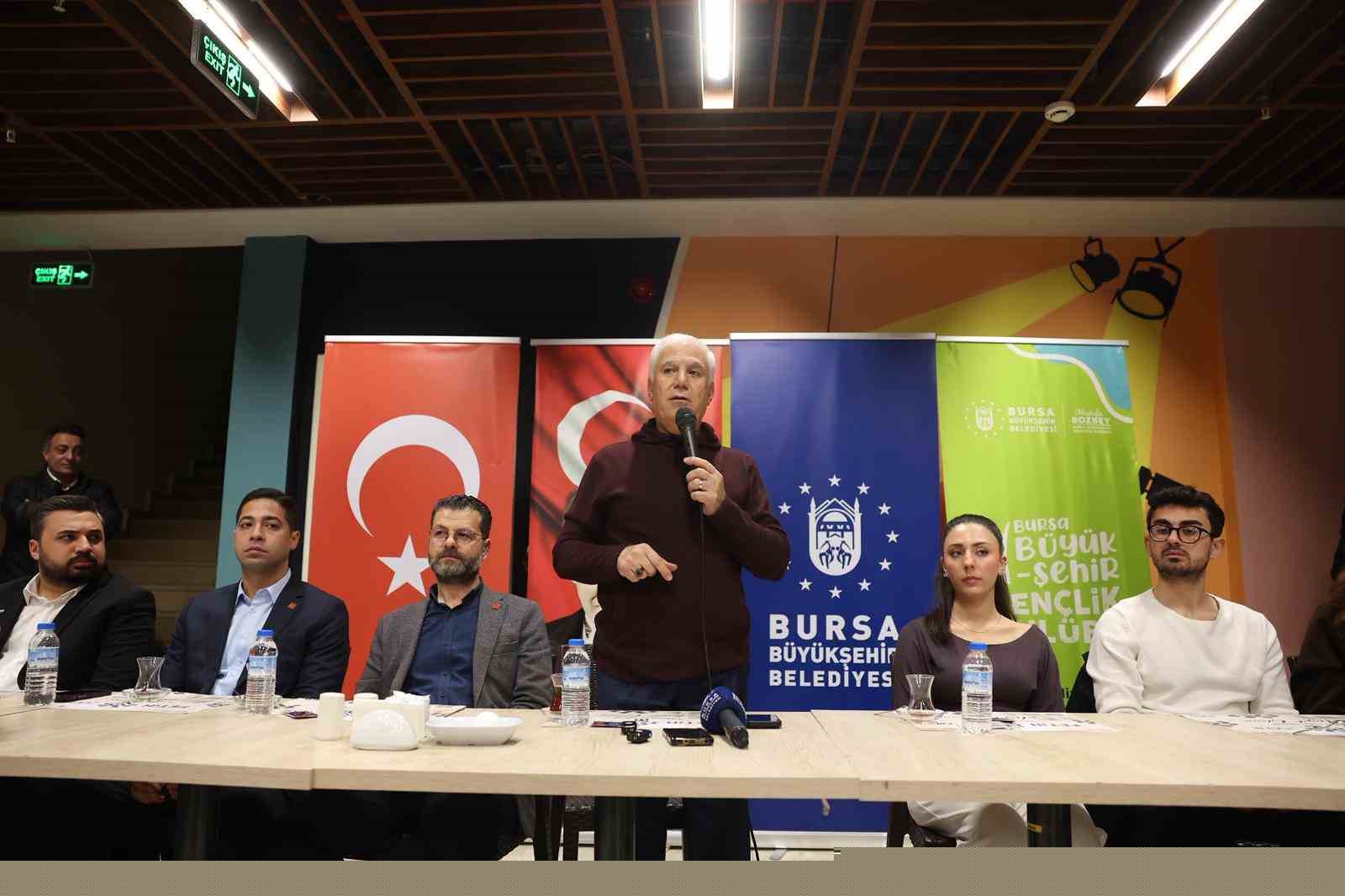 Başkan Mustafa Bozbey, gençlere sahur yaptı
