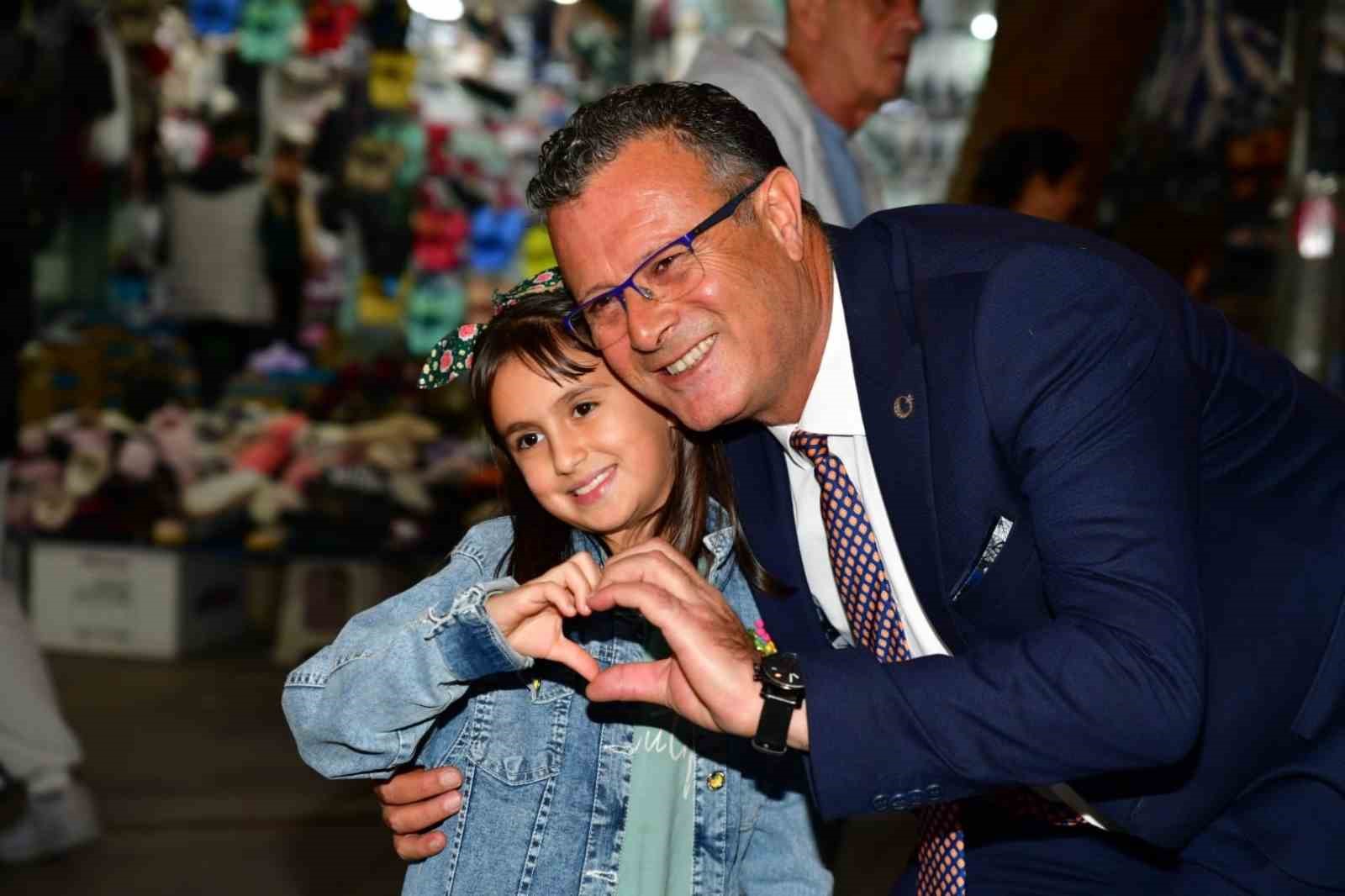 Başkan Öküzcüoğlu yılın en başarılı ilçe belediye başkanı seçildi
Başkan Öküzcüoğlu yılın en başarılı ilçe belediye başkanı seçildi