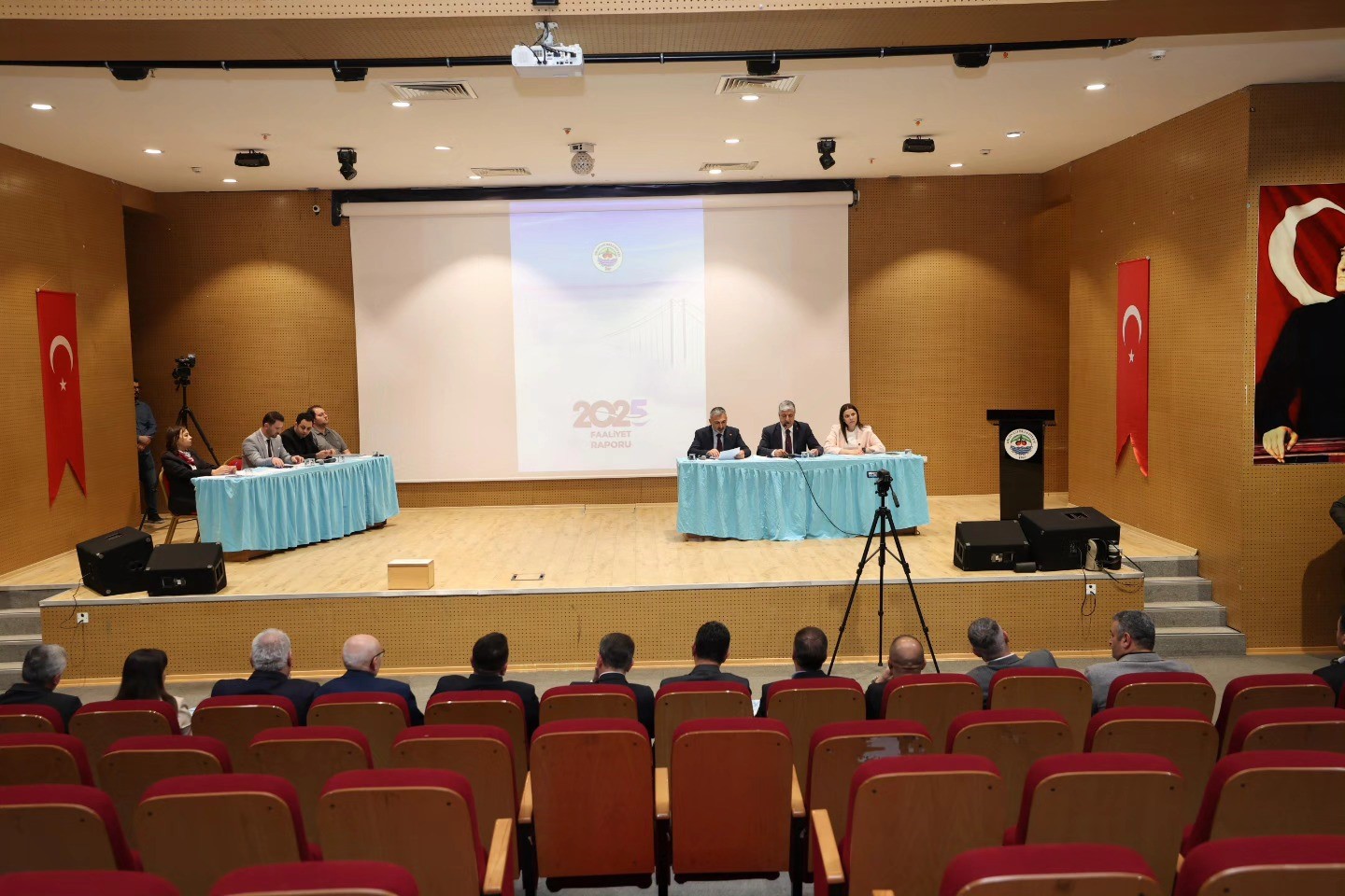 Başkan Ömeroğlu: "20 yıllık imar sorununu çözdük"
Başkan Ömeroğlu: "20 yıllık imar sorununu çözdük"