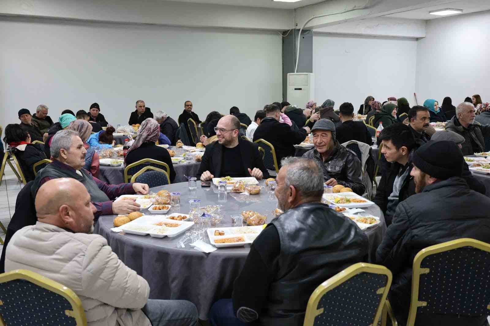 Başkan Önal, iftar sofrasında vatandaşlarla buluştu
