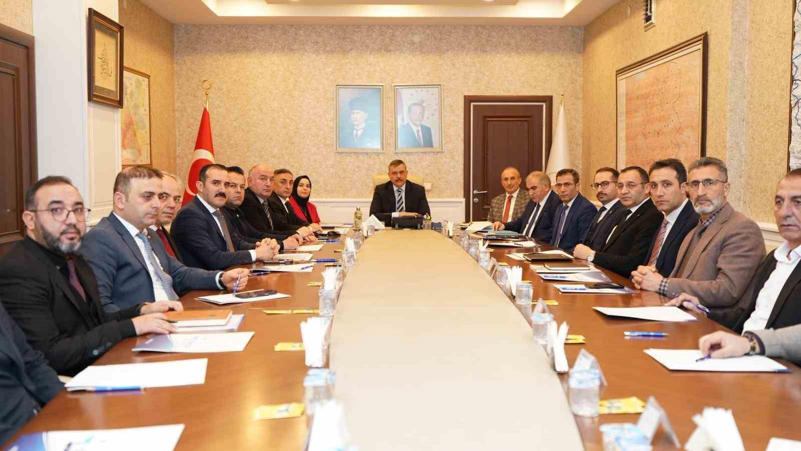 Başkan Özakalın, il istihdam ve mesleki eğitim kurulu toplantısına katıldı
