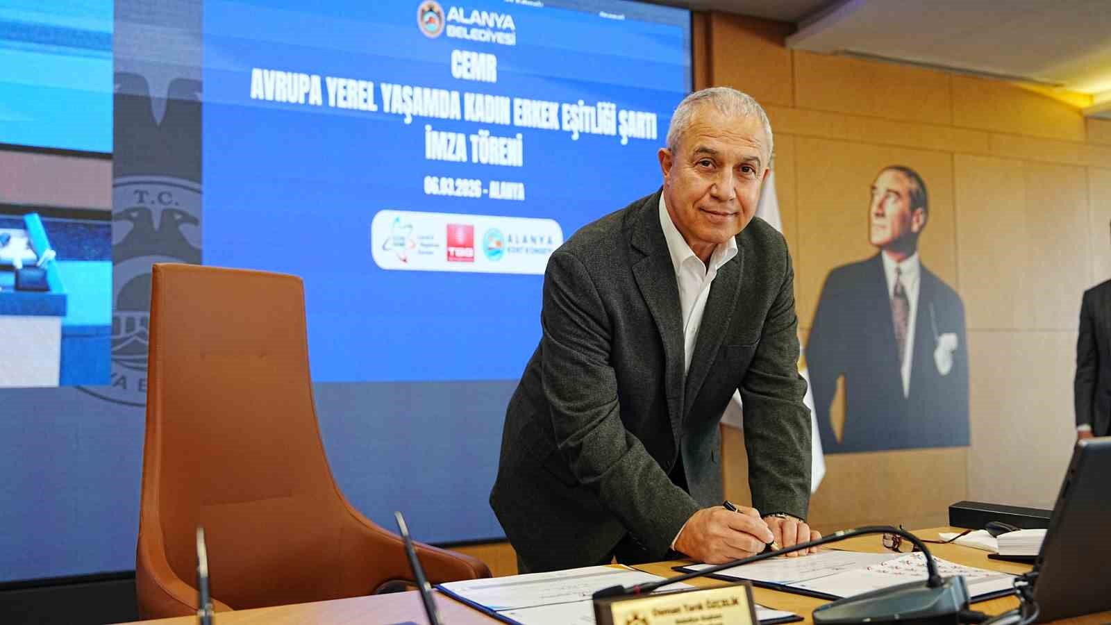 Başkan Özçelik, CEMR Avrupa Yerel Yaşamda Kadın-Erkek Eşitliği Şartı’nı imzaladı
