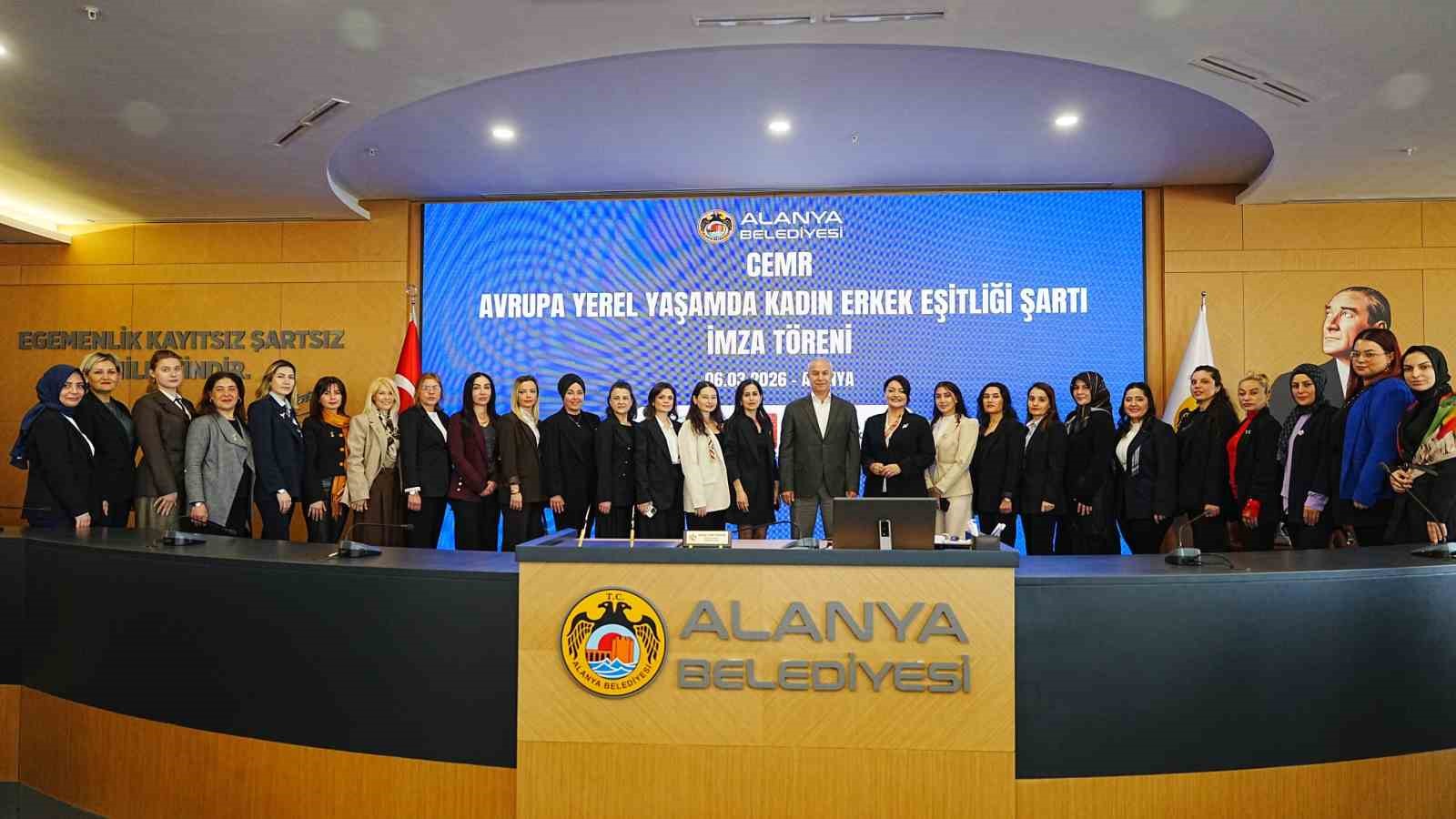 Başkan Özçelik, CEMR Avrupa Yerel Yaşamda Kadın-Erkek Eşitliği Şartı’nı imzaladı
