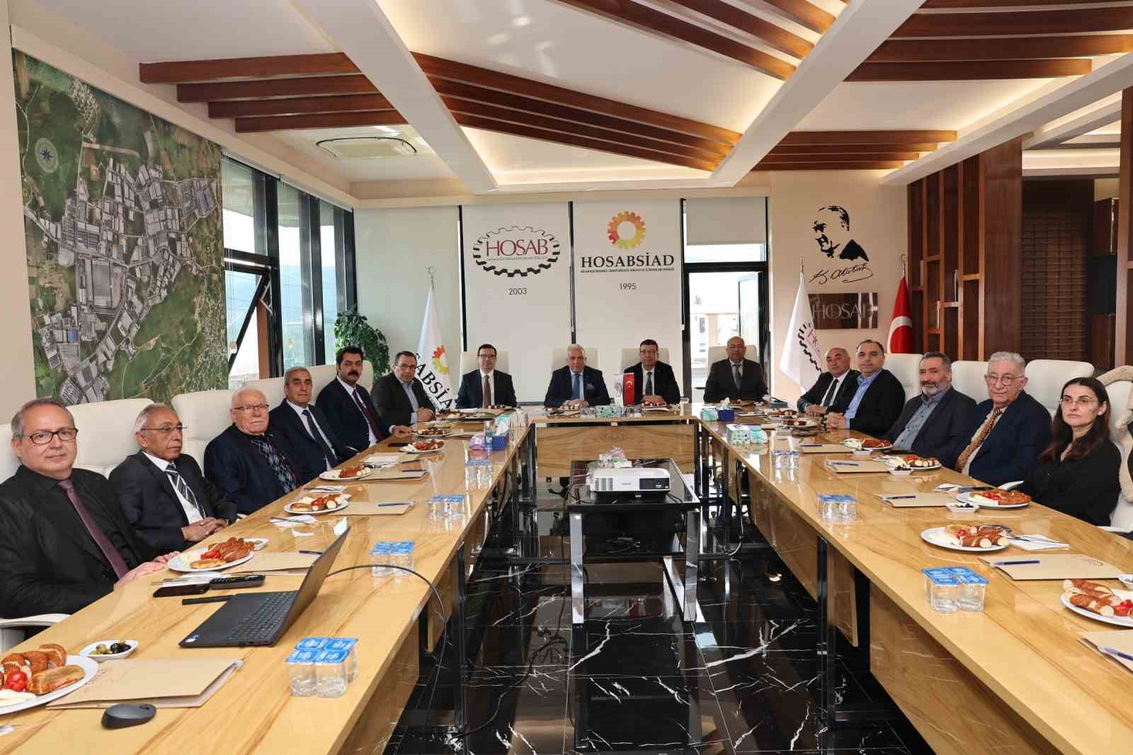 Başkan Özdemir, sanayicilerle ortak akıl toplantısında buluştu
Başkan Özdemir, sanayicilerle ortak akıl toplantısında buluştu