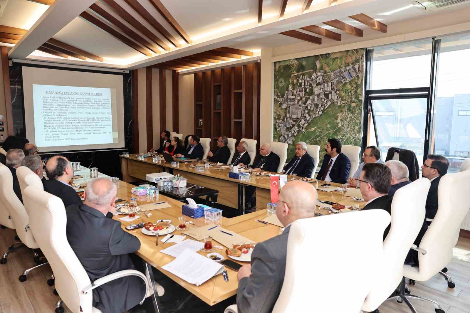 Başkan Özdemir, sanayicilerle ortak akıl toplantısında buluştu
Başkan Özdemir, sanayicilerle ortak akıl toplantısında buluştu