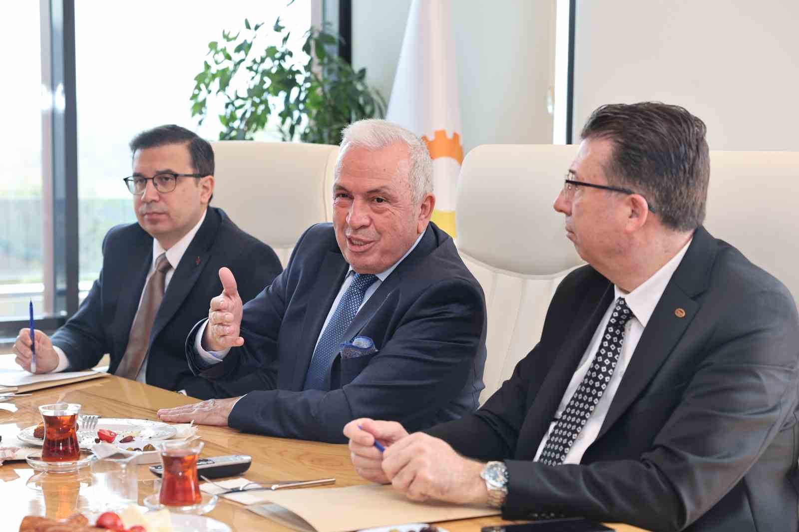 Başkan Özdemir, sanayicilerle ortak akıl toplantısında buluştu
Başkan Özdemir, sanayicilerle ortak akıl toplantısında buluştu