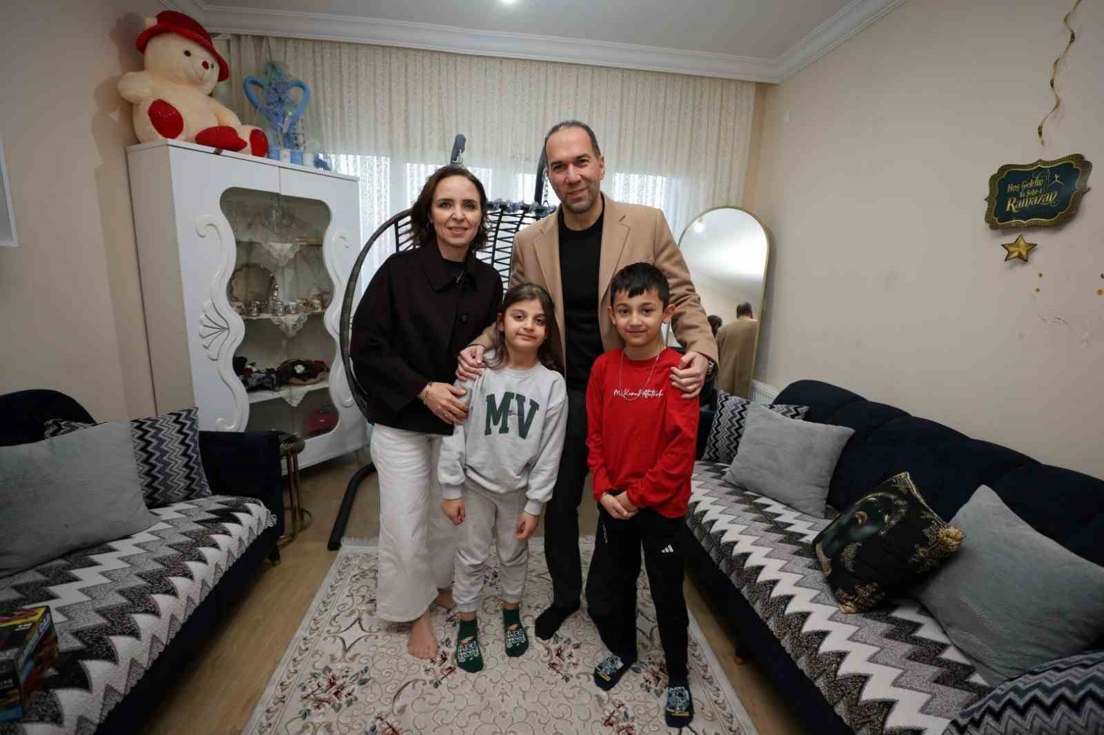 Başkan Özdemir’den çat kapı ziyaret
