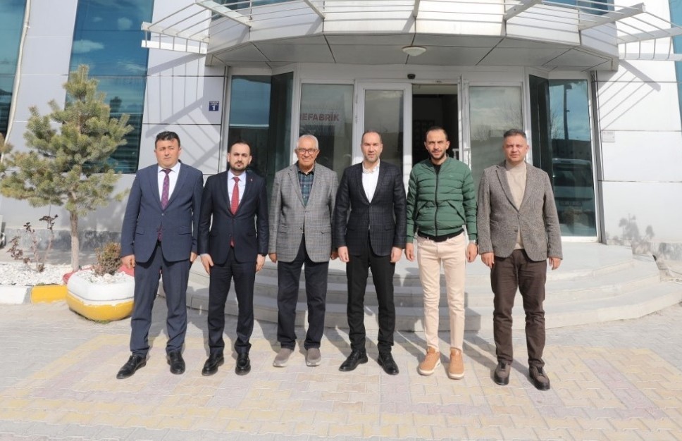 Başkan Özdemir’den Niğde Gazeteciler Cemiyeti’ne ziyaret
Başkan Özdemir’den Niğde Gazeteciler Cemiyeti’ne ziyaret