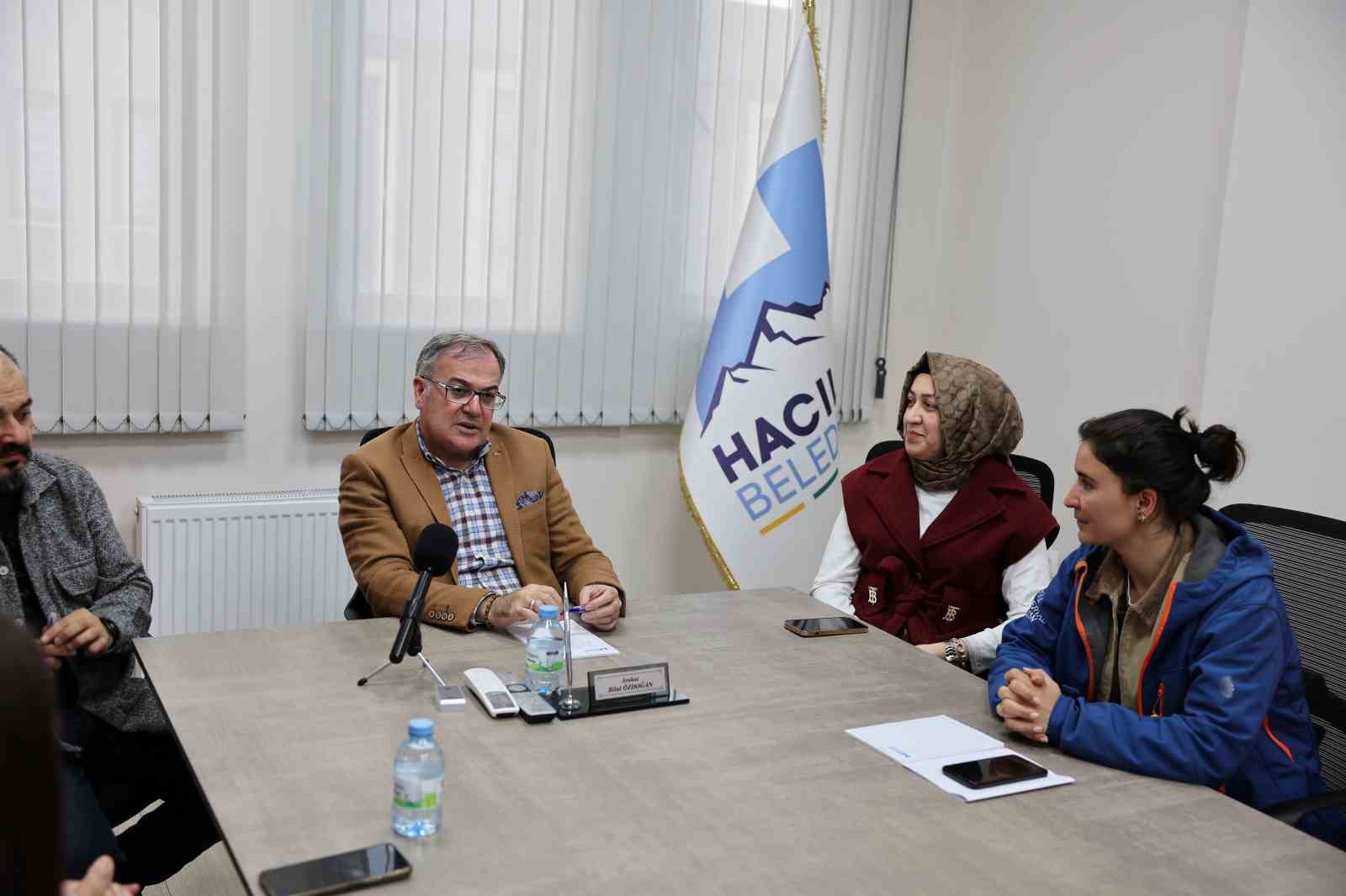 Başkan Özdoğan: "HADAK, gittiği her yerde ’bunu başarır’ dedirtmiştir"
Başkan Özdoğan: "HADAK, gittiği her yerde ’bunu başarır’ dedirtmiştir"