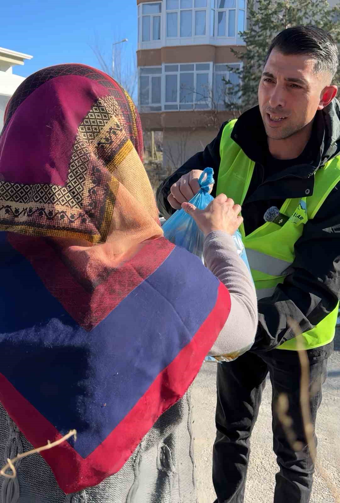 Başkan Özdoğan’dan Hacılar’da Ramazan dayanışması
