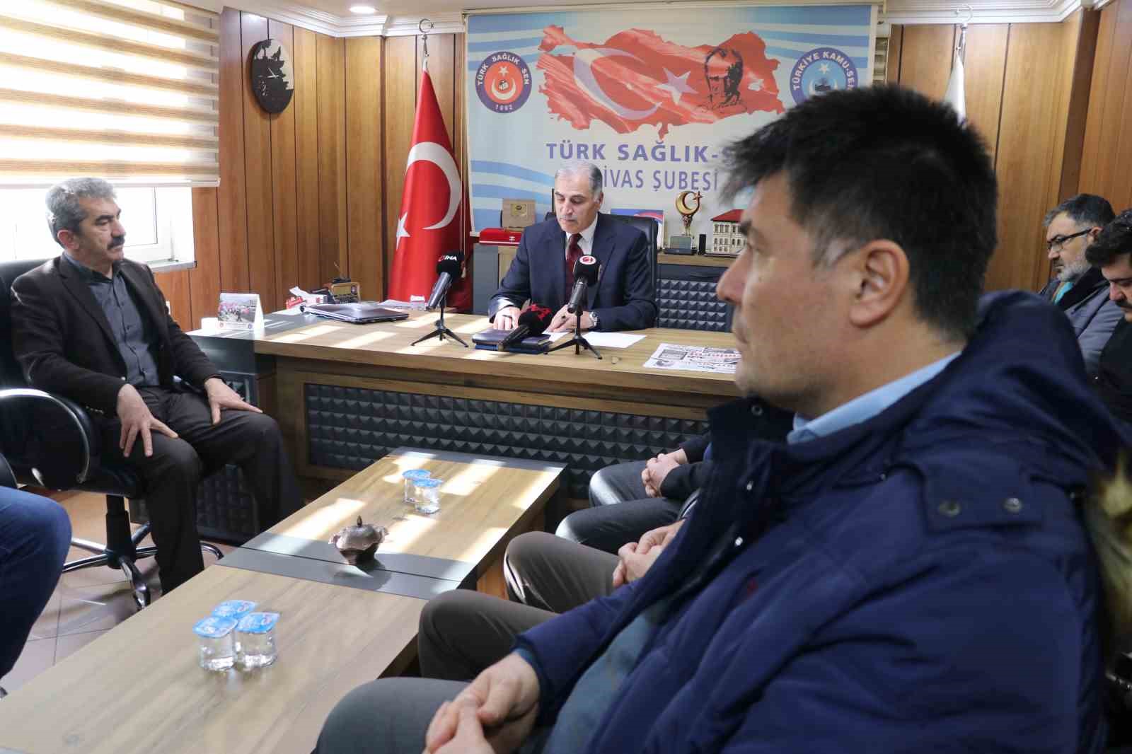 Başkan Özen: "Memur ve emeklinin kaybı refah payı ile telafi edilmelidir"
